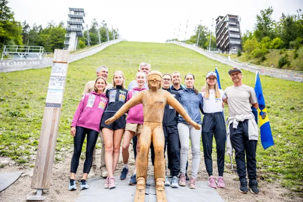 V nordijskem centru so danes odprli tudi razstavo o ženskih smučarskih skokih.