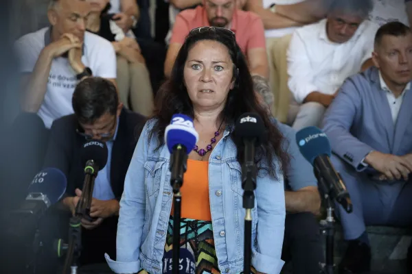 Ljubljana, Dom sindikatov.Novinarska konferenca sindikalnih central, clanic Ekonomsko-socialnega sveta, pred zacetkom zbiranja podpisov za referendum o zakonu o interventnih ukrepih za razvoj Slovenije.Predsednik Slovenske zveze sindikatov - Alternativa Zdenko Lorber.
