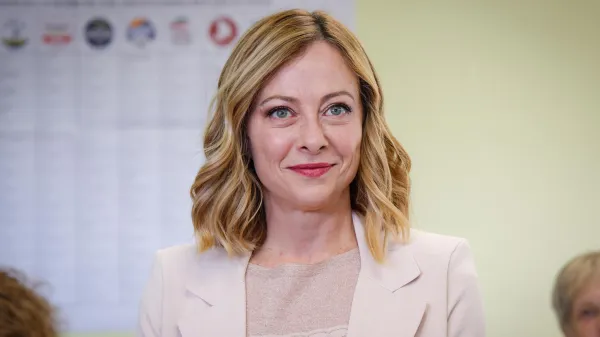 Meloni obeležuje rekord, levica protestira na ulicah