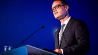 Minister za gospodarstvo, delo in &scaron;port Anže Logar