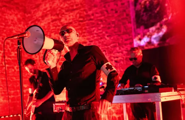 Laibach so v portoro&scaron;kem Grandu sklenili razstavo AUSSTELLUNG LAIBACH KUNST: K.I.E.F.E.R.
