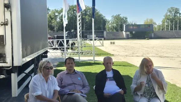Na mogočni proslavi vseh Primorcev od Mefa, Mlakarja do Pinkotov