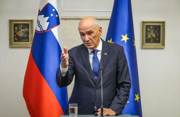 Predsednik vlade Janez Jan&scaron;a