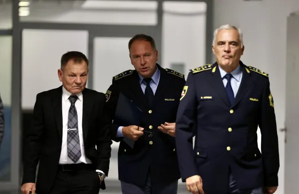 Izjava ministra za notranje zadeve Francija Matoza in predstavnikov policije glede dogodka na gorenjski avtocesti.