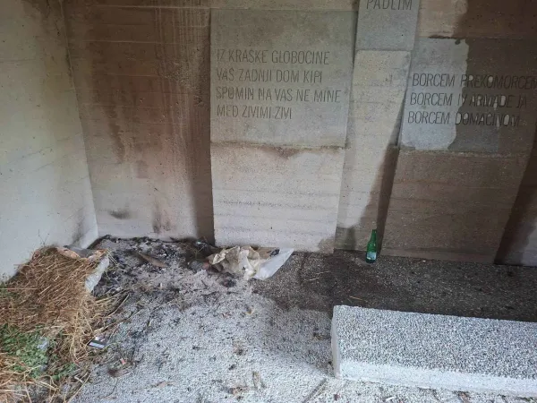 Vandalsko početje pod Lenassijevim spomenikom