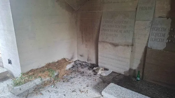 Vandalsko početje pod Lenassijevim spomenikom