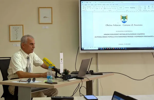 Strmčnik: Državni načrt omogoča &scaron;iritev pomola in privez tankerjev