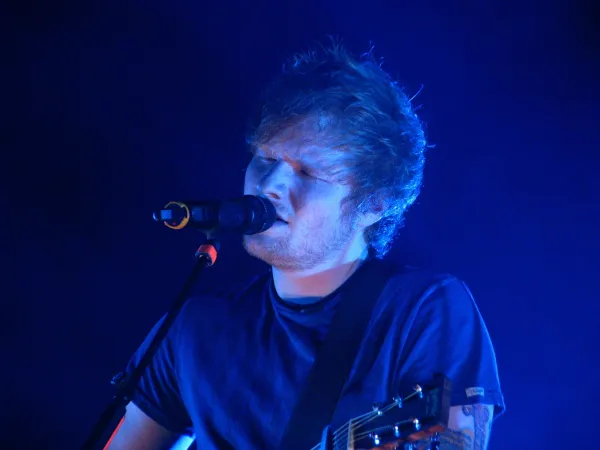 Sheeran je poudaril, da odločitev ni bila njegova in pojasnil, da so imeli zadnjo besedo promotorji in lastniki prizori&scaron;č.