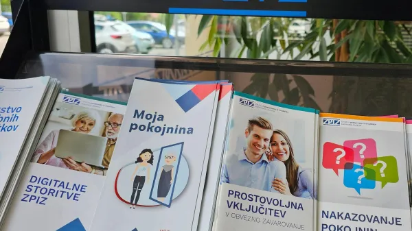 Papirna obvestila bodo &scaron;e naprej po&scaron;iljali le ob prvem izplačilu po priznani pravici, pri odtegljajih na podlagi izvr&scaron;ilnih naslovov, ob določenih spremembah vi&scaron;ine prejemka ter praviloma enkrat letno.