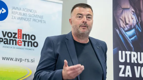 Peter Pi&scaron;ek vodja prometne sekcije pri obrtni zbornici (OZS), je bil izjemno kritičen do prej&scaron;nje vlade. Zahteval je &scaron;tevilne ukrepe. In to v času, ko je bilo gorivo bistveno cenej&scaron;e kot danes. 