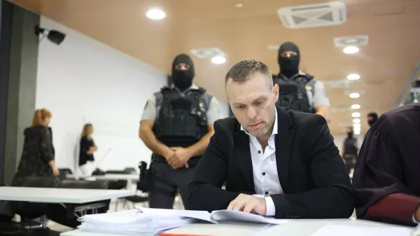 Zaradi izločenih dokazov se ru&scaron;i obtožba v primeru umora