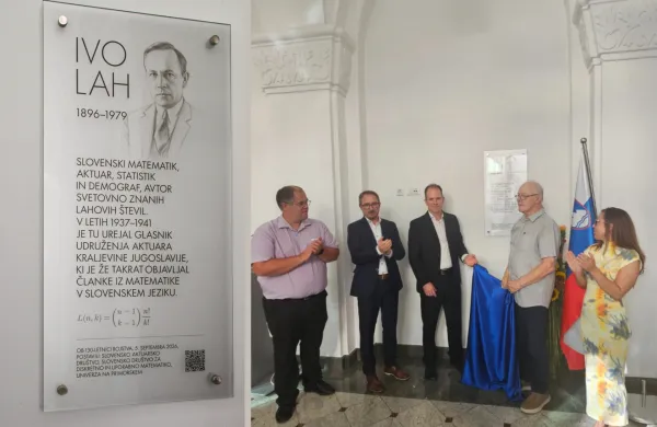 Univerza na Primorskem del slovesnosti ob odkritju nove spominske plo&scaron;če Ivu Lahu