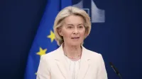 Belgija, Bruselj.Predsednica Evropske komisije Ursula von der Leyen in predsednik Svice Guy Parmelin sta podpisala obsezen sporazum, ki posodablja odnose med EU in Svico, omogoca nemoten dostop do trga za 460 milijonov potrosnikov in usklajuje standarde v kljucnih sektorjih, kot so medicinski pripomocki in zivila.