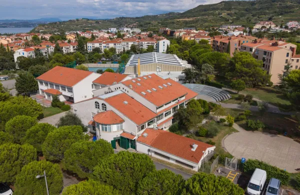 Izola, Osnovna &scaron;ola Livade