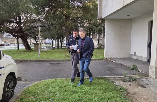 Sodba Postojnčanu zaradi bonbonov s THC-jem prestroga?