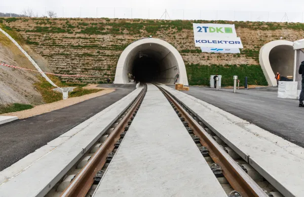 Božiček bo prinesel nov železni&scaron;ki tir med Divačo in Koprom