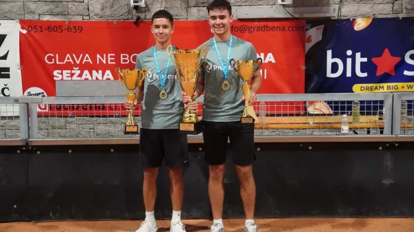 Brata Moličnik, člana Balinarskega kluba Ko&scaron;ana, sta domov prinesla bron