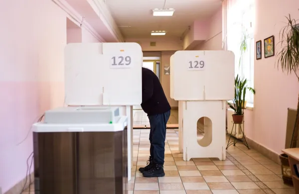 V Rusiji potekajoprve parlamentarne volitve od začetka vojne v Ukrajini.