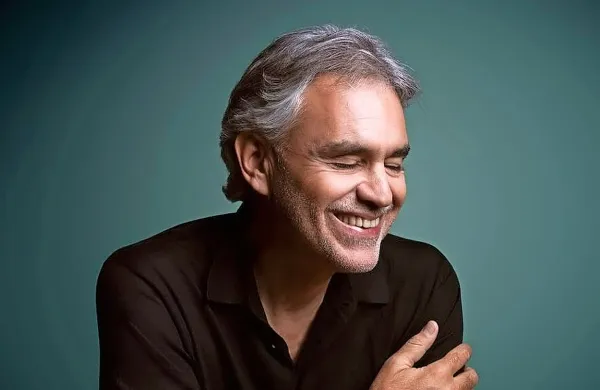 Bocelli v naslovni skladbi filma o bratih Maserati