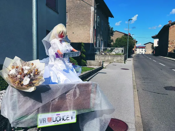 Borele obujajo spomine in povezujejo krajane