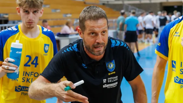 Rokomet: Ajdovci na dnu, Koprčani na čelu