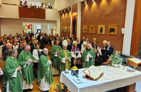 ZDA, New York.Slovenska skupnost v New Yorku je proslavila 110. obletnico cerkve sv. Cirila, ki ze vec kot stoletje predstavlja pomembno versko, kulturno in druzabno sredisce Slovencev v mestu.