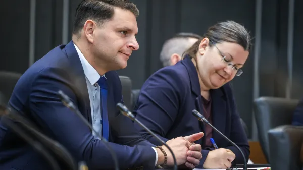 Zoran Stevanović, kljub temu, da je omogočil njegovo vlado, utegne Janezu Jan&scaron;i tudi &scaron;koditi.