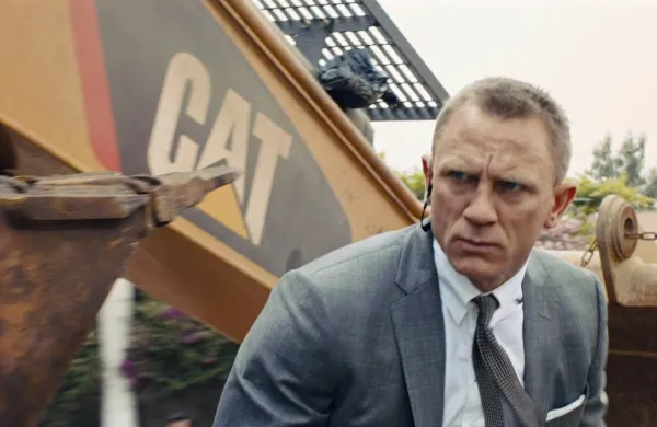 Daniel Craig kot James Bond v filmu Skyfall.