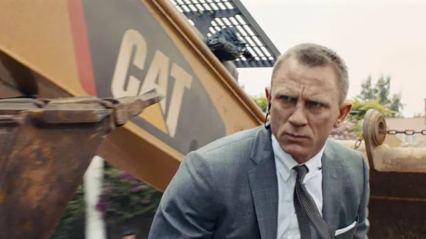 Daniel Craig kot James Bond v filmu Skyfall.