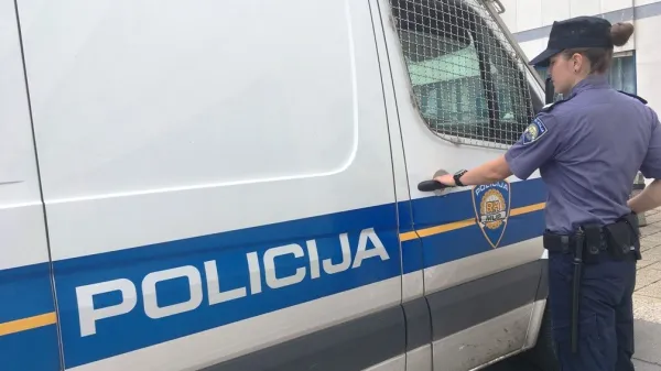 policija hrva&scaron;ka