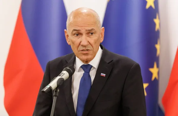 Predsednik vlade Janez Jan&scaron;a