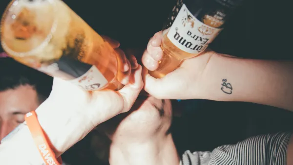V Splitu želijo z omejitvijo prodaje alkohola omejiti ulično popivanje
