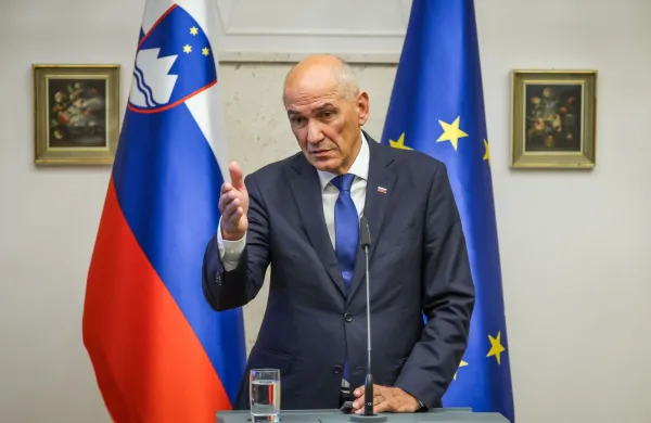 Predsednik vlade Janez Jan&scaron;a