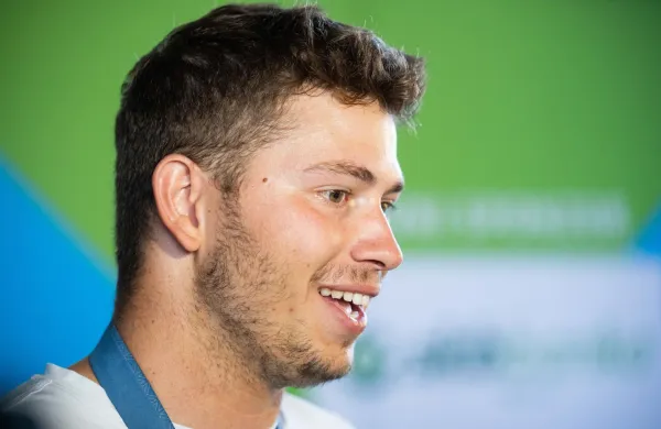 Slovenski jadralec Toni Vodi&Scaron;ek, ki je na olimpijskih igrah v Parizu osvojil srebro.