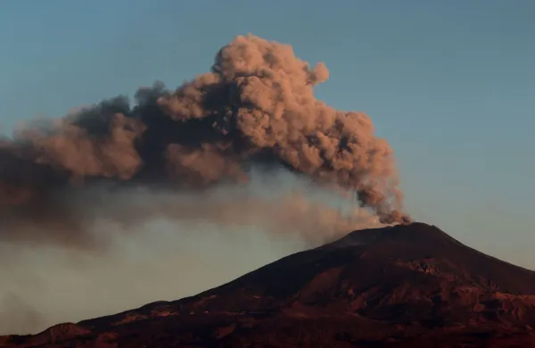 Izbruh vulkana Etna na Siciliji