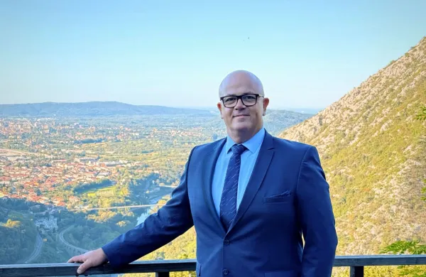 Bogdan Česnik se podaja v tekmo za županski stolček v Novi Gorici.