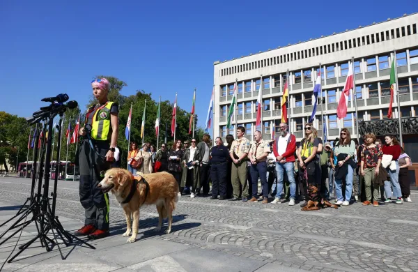 Novinarska konferenca predstavnikov nevladnih organizacij, ki nasprotujejo ukinitvi Sklada za nevladne organizacije