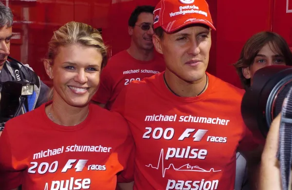 Corrinna o Michaelu Schumacherju: "&Scaron;e danes jočem, ko sli&scaron;im to pesem"
