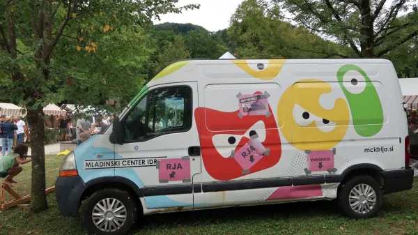 Nov, rabljen MC Mobil bo v Mladinskem centru Idrija do pomladi