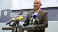 Minister za izobraževanje Borut Rončević