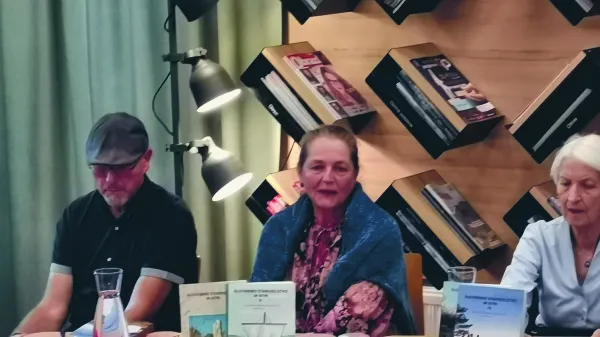 Slovensko staroselstvo in Istri IV, Koper, od leve - Rudi Merljak, Leda Dobrinja in Du&scaron;a Krnel Umek