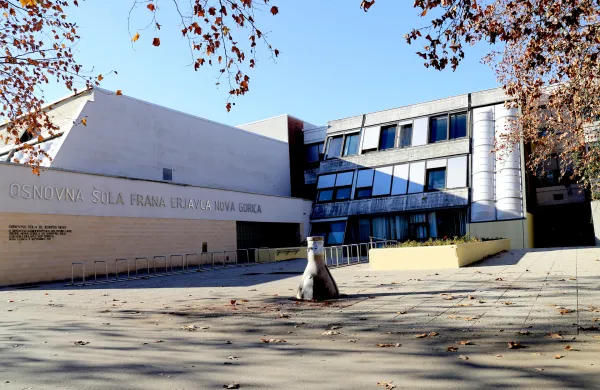 Gradbeno dovoljenje za O&Scaron; Frana Erjavca pričakujejo &scaron;e letos