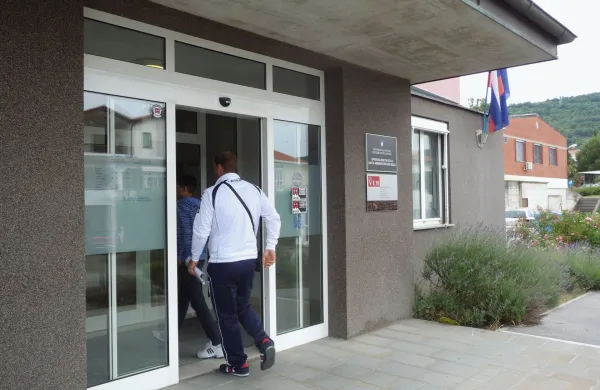 istra, upravna enota izola, davčna pisarna, svetovalna pisarna, točka VEM - storitve javne uprave za podjetja in podjetnike, izola, junij 2013