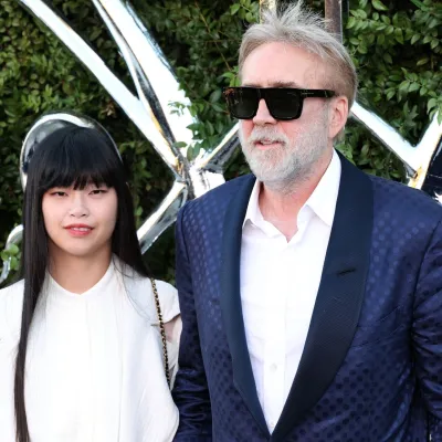 Nicholas Cage s soprogo Riko Shibata.