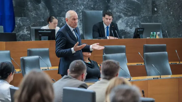 Predsednik vlade Janez Jan&scaron;a