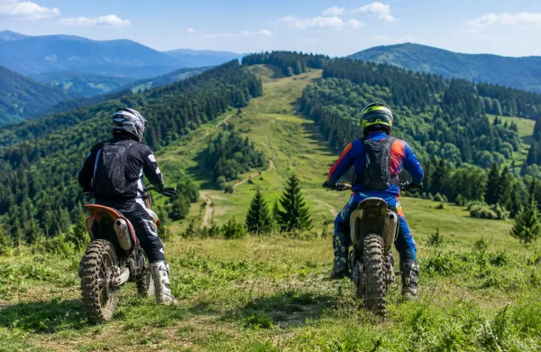 vožnja z motorji v naravi