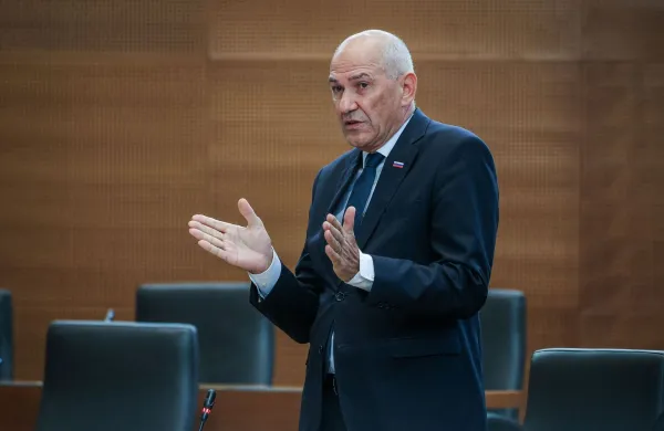 Predsednik vlade Janez Jan&scaron;a