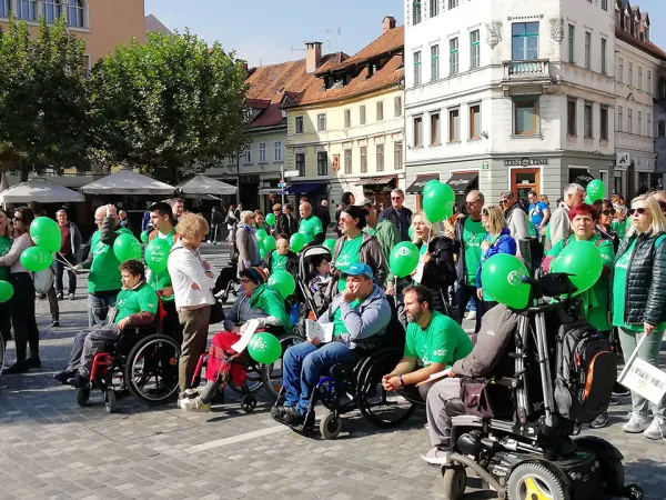 Zelena je barva svetovnega dne cerebralne paralize ter simbolizira rast, upanje, odpornost in nove začetke.