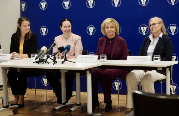 Novinarska konferenca pred svetovnim dnevom paliativne in hospic oskrbe s predstavitvijo razvoja in stanja oskrbe v Sloveniji.