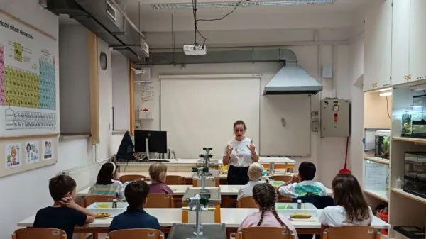 UP Pedago&scaron;ka fakulteta v večjezičnem okolju: naravoslovne delavnice na prireditvi Colori dell'autunno